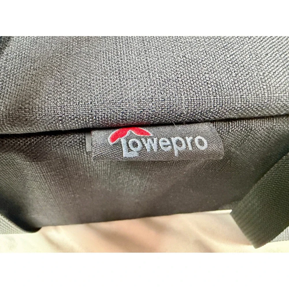 Lowepro lens pouch